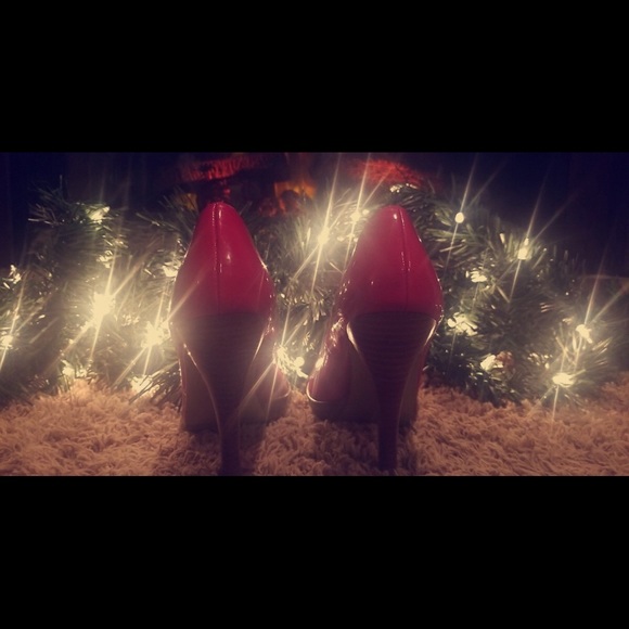 Hot red Mossimo heels!!! 👠 - Picture 4 of 4